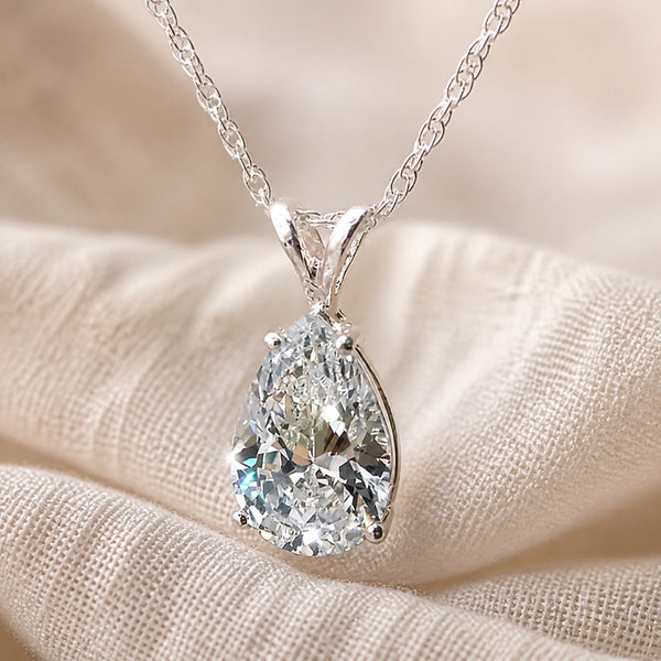 Collier en zirconium classique en forme de goutte