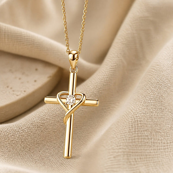 Collier délicat en croix scintillant
