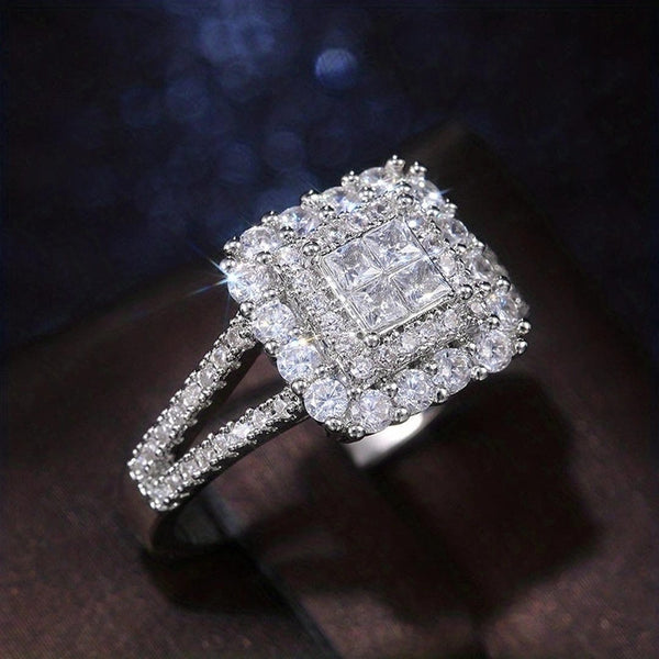 Bague de fiançailles en zirconium en forme carrée