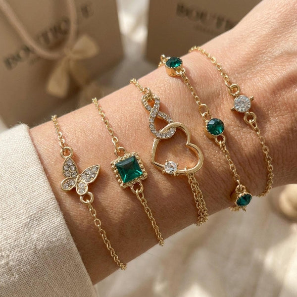 Bracelet en cristal vert avec un cœur creux