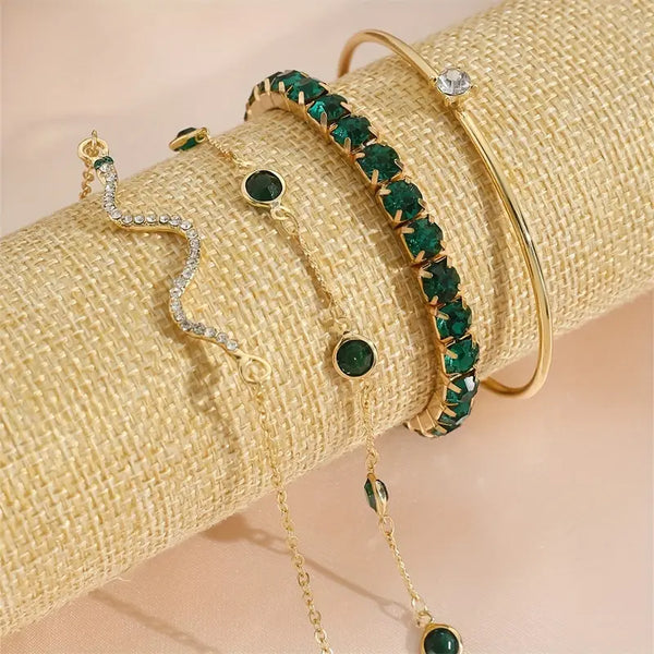 Bracelet en pierres précieuses vertes