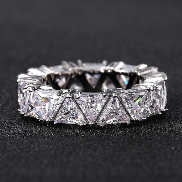 Bague en pierre triangulaire vintage