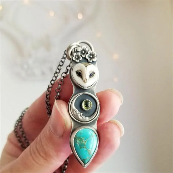 Collier barre avec un hibou turquoise de sagesse