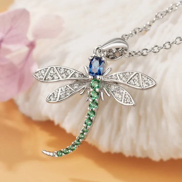 Magnifique collier pendentif Libellule