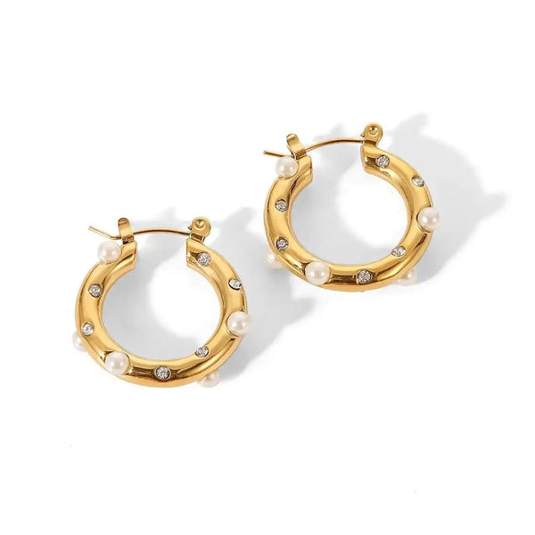 Boucles d'oreilles en anneau en zirconium doré scintillant