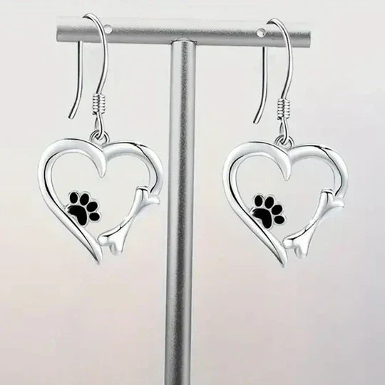 Yaritza™ | Boucles d'oreilles pendantes patte et cœur argentées