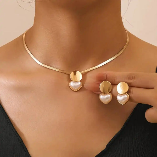 Ensemble de collier et boucles d'oreilles Vintage Cœur Doré