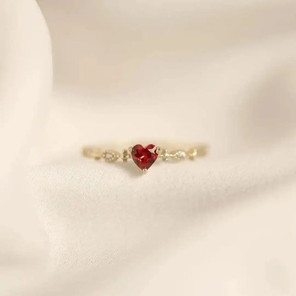 Bague en pierre de cœur avec accent en marquage