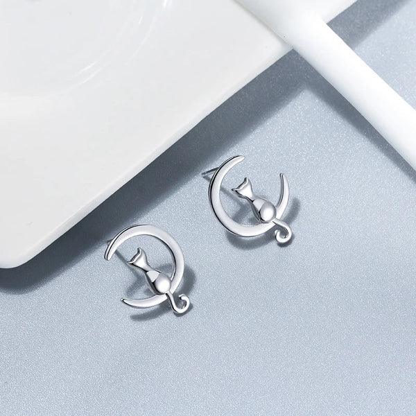Boucles d'oreilles en argent sterling avec des boutons de chat et de lune