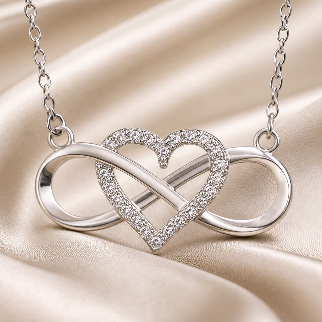 Collier Pendentif Cœur Éternel en Or Blanc