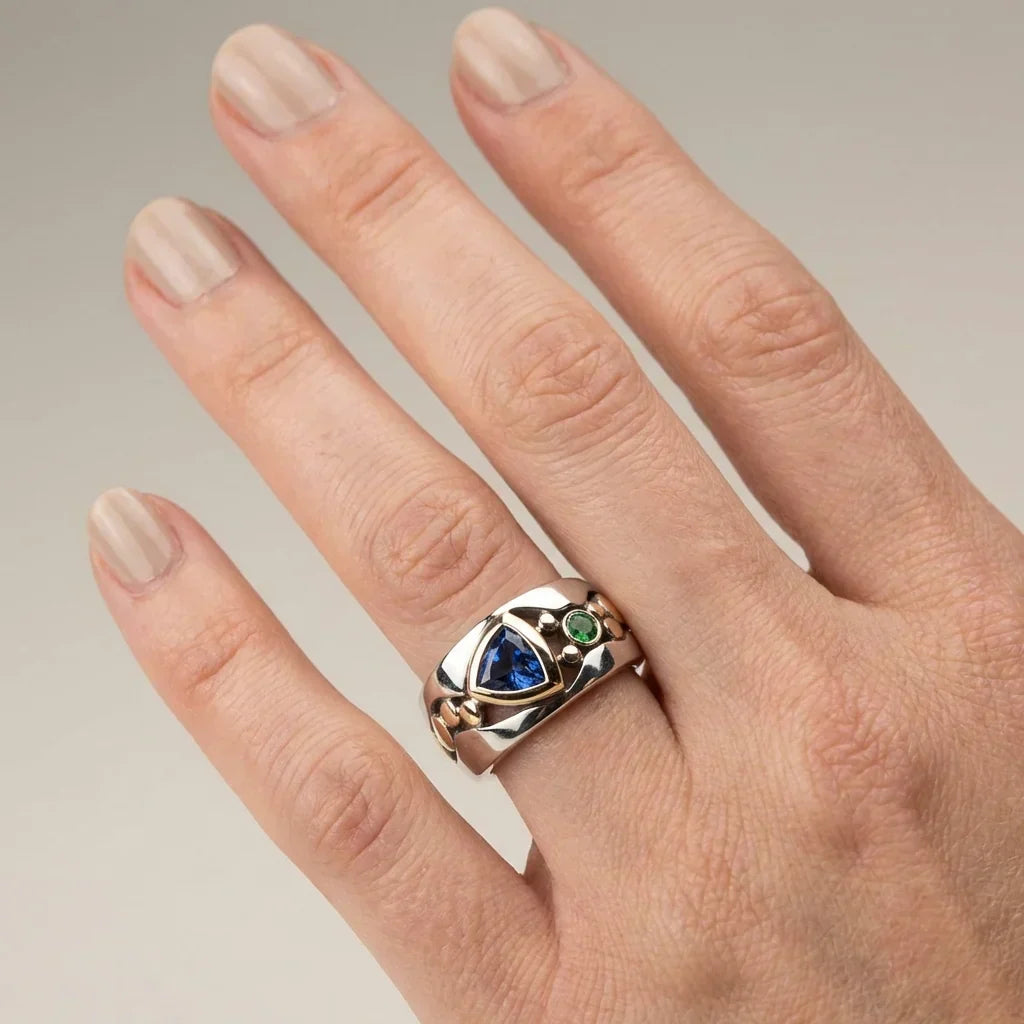 Bague Crest en Saphir à Double Teinte