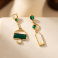 Boucles d'Oreilles Pendantes Émeraude Géométrique en Or