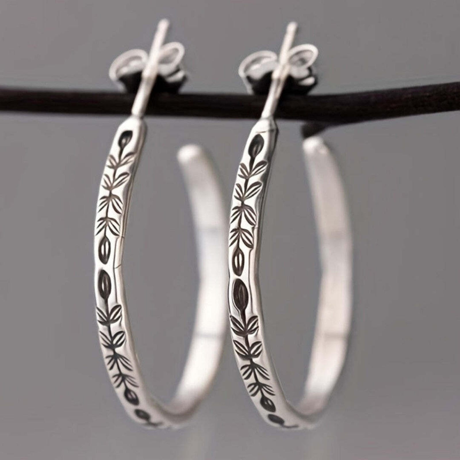 Boucles d'oreilles en anneau argenté