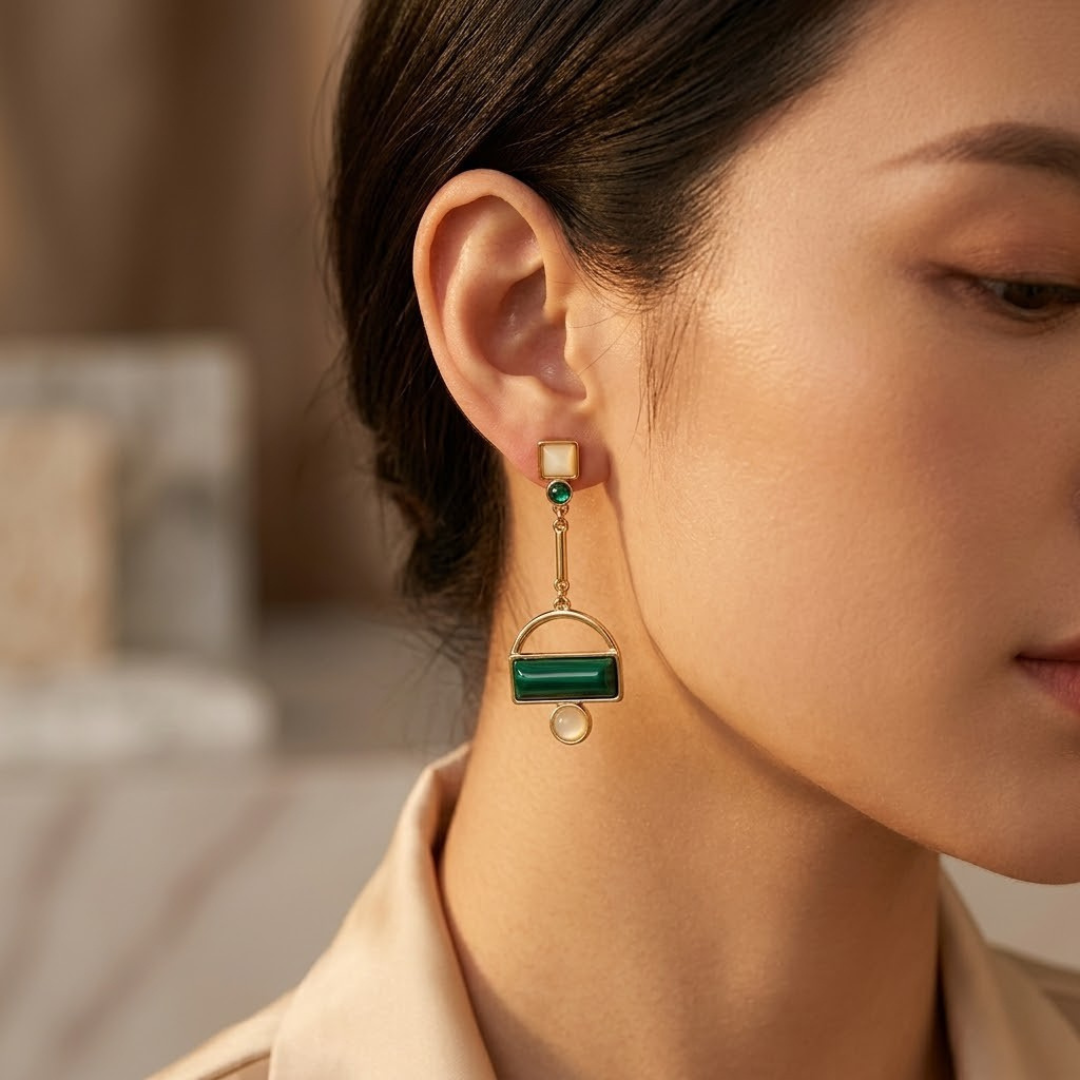 Boucles d'Oreilles Pendantes Émeraude Géométrique en Or