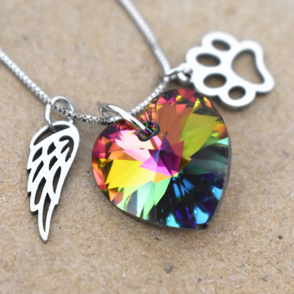 Collier souvenir arc-en-ciel avec pendentif en forme de cœur