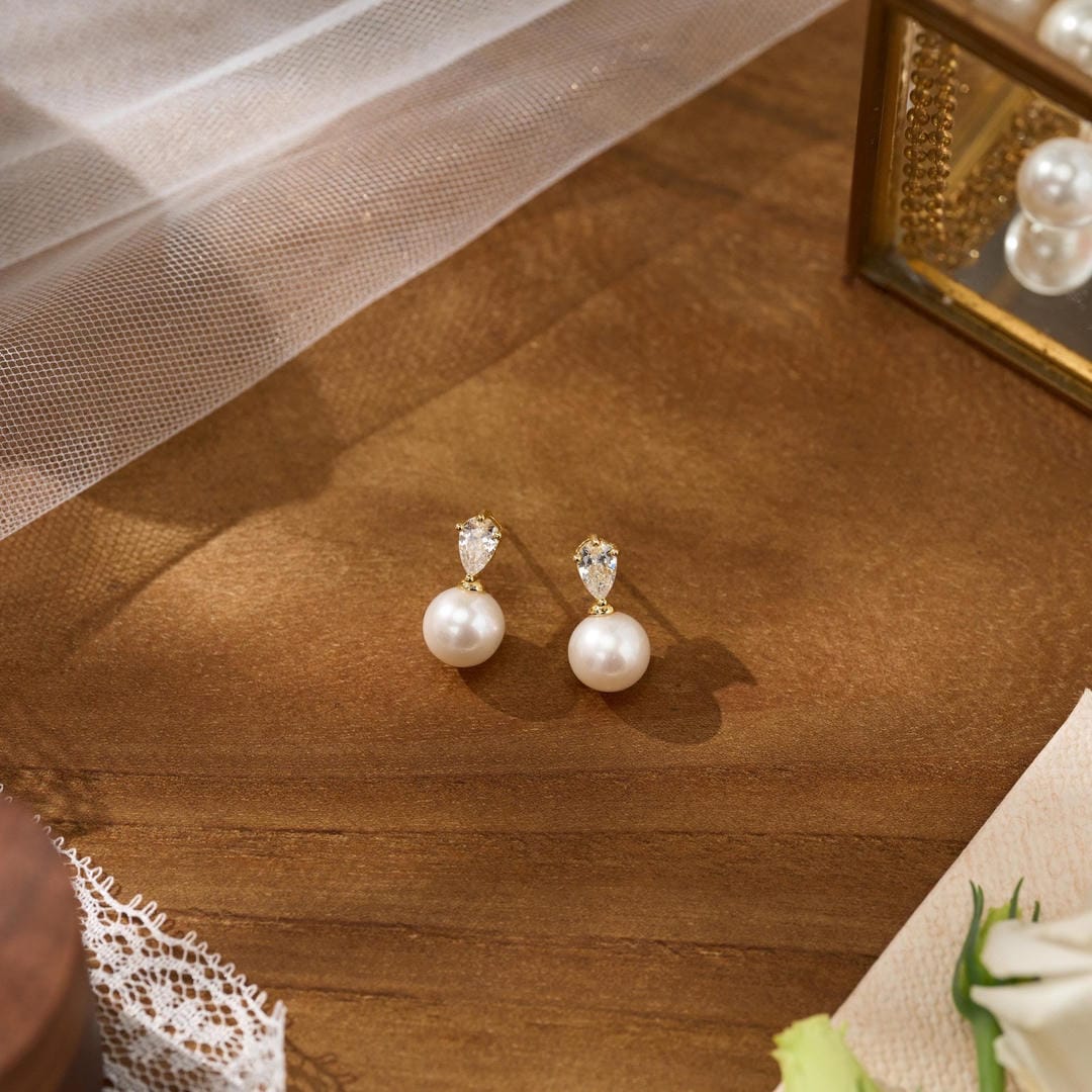 Boucles d'oreilles classiques en perles et gouttes