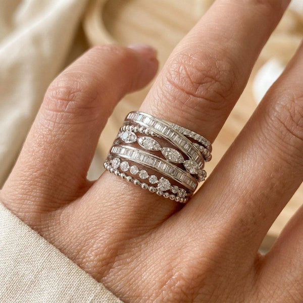 Bague en argent vintage avec zirconium en couches