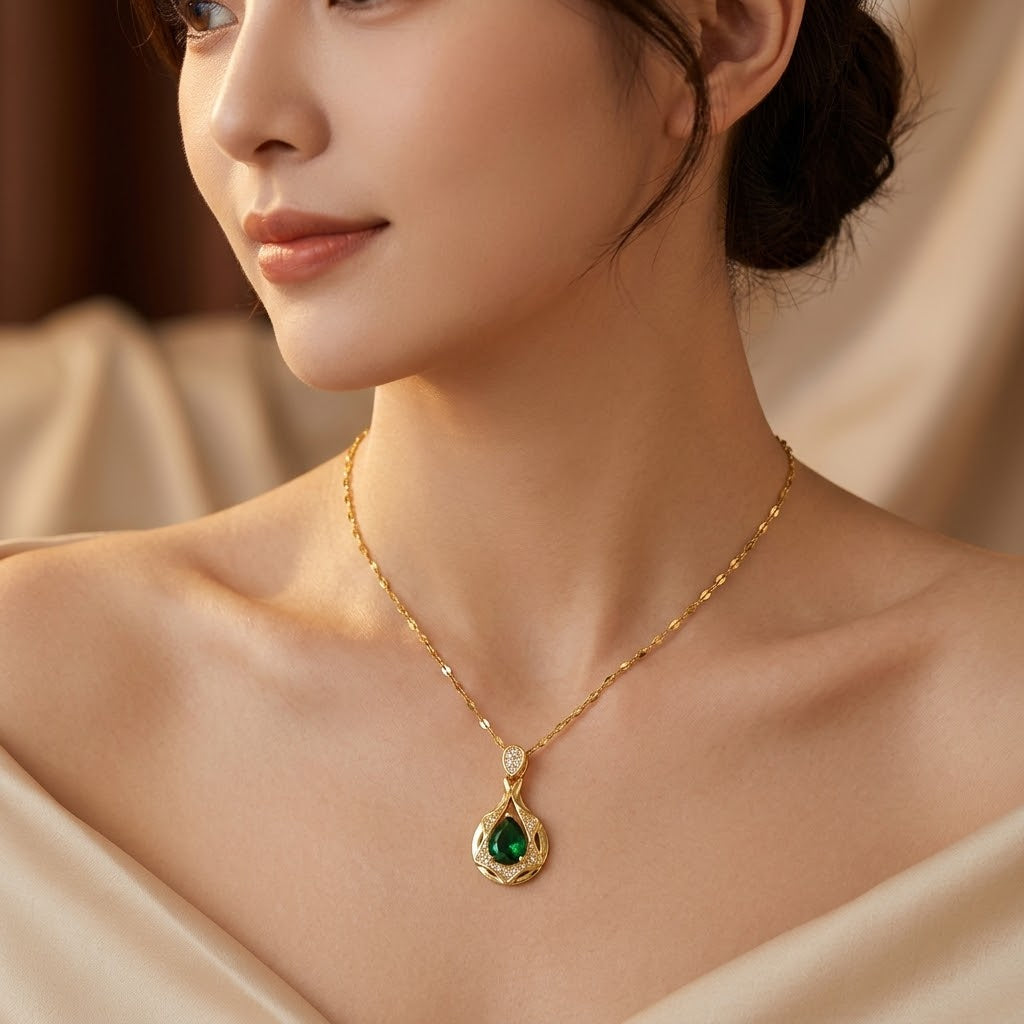 Collier Pendentif Émeraude Goutte en Or