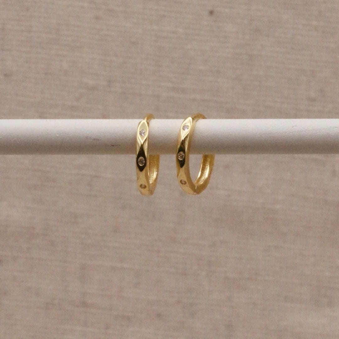 Boucles d'oreilles Huggie en or Markiisi