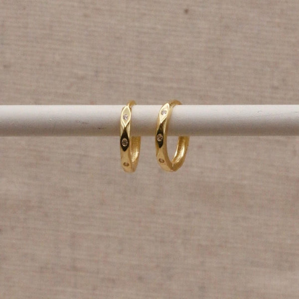 Boucles d'oreilles Huggie en or Markiisi