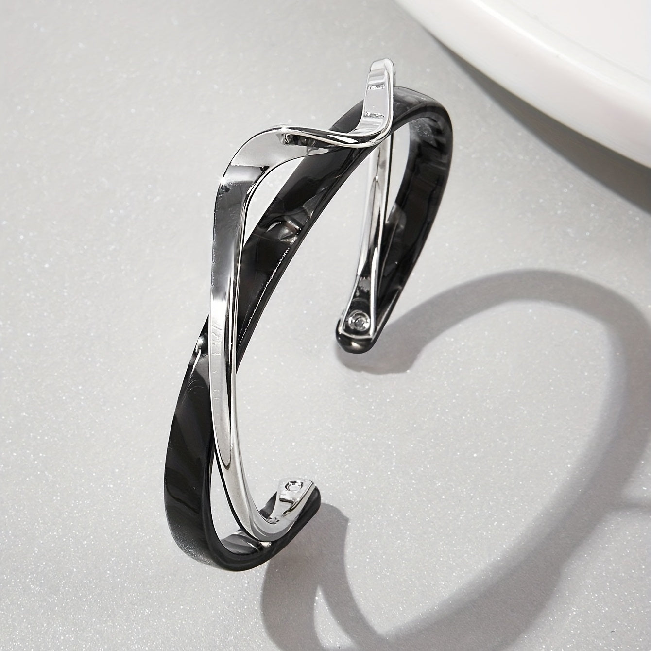 Bracelet manchette en forme d'onde minimaliste