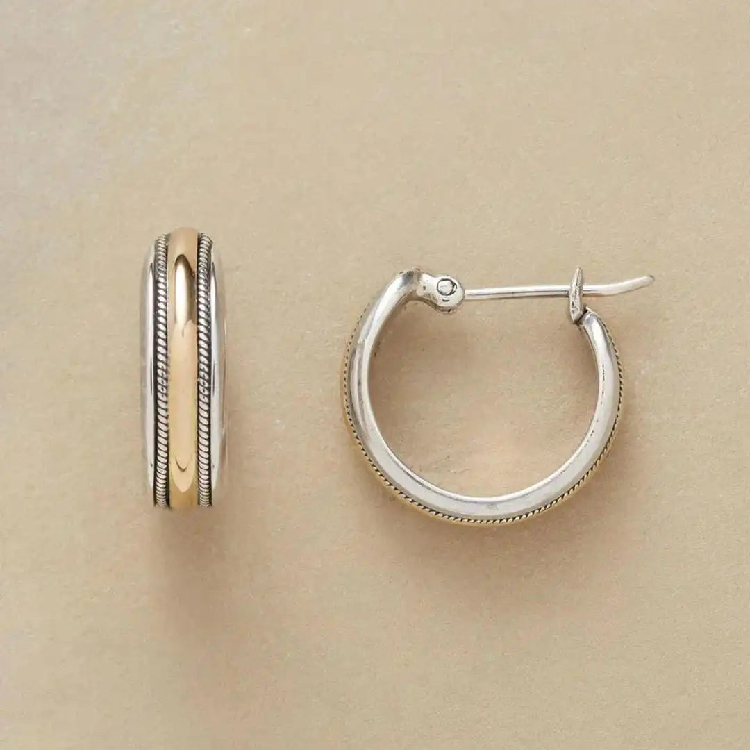 Bague Vintage Argentée à Rayures Dorées