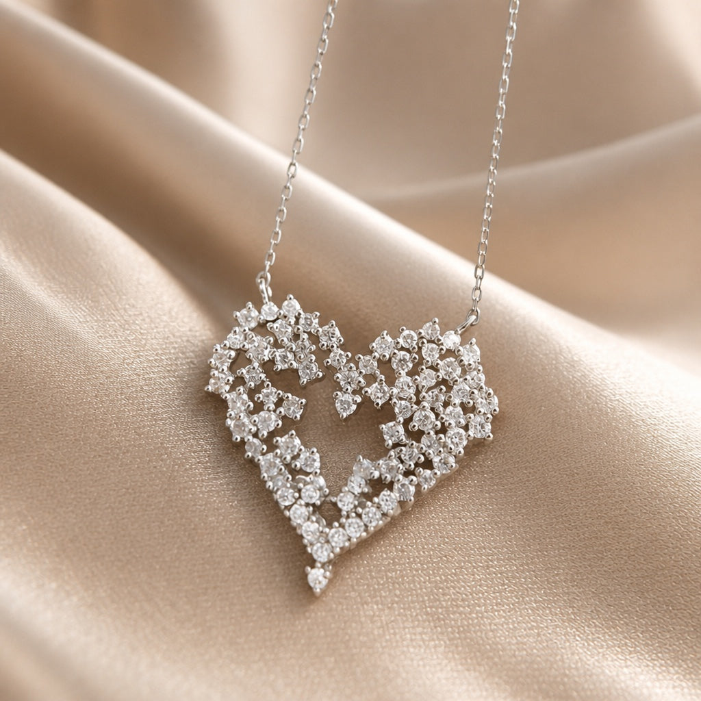 Collier en zirconium en forme de cœur en or blanc