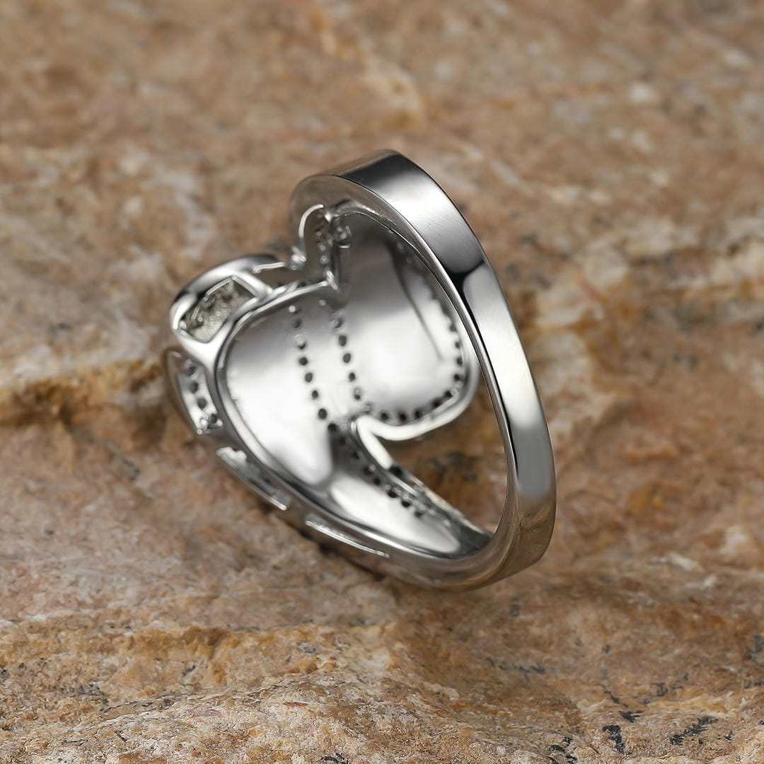Bague en Zirconium avec Pierre Opale Encastrée