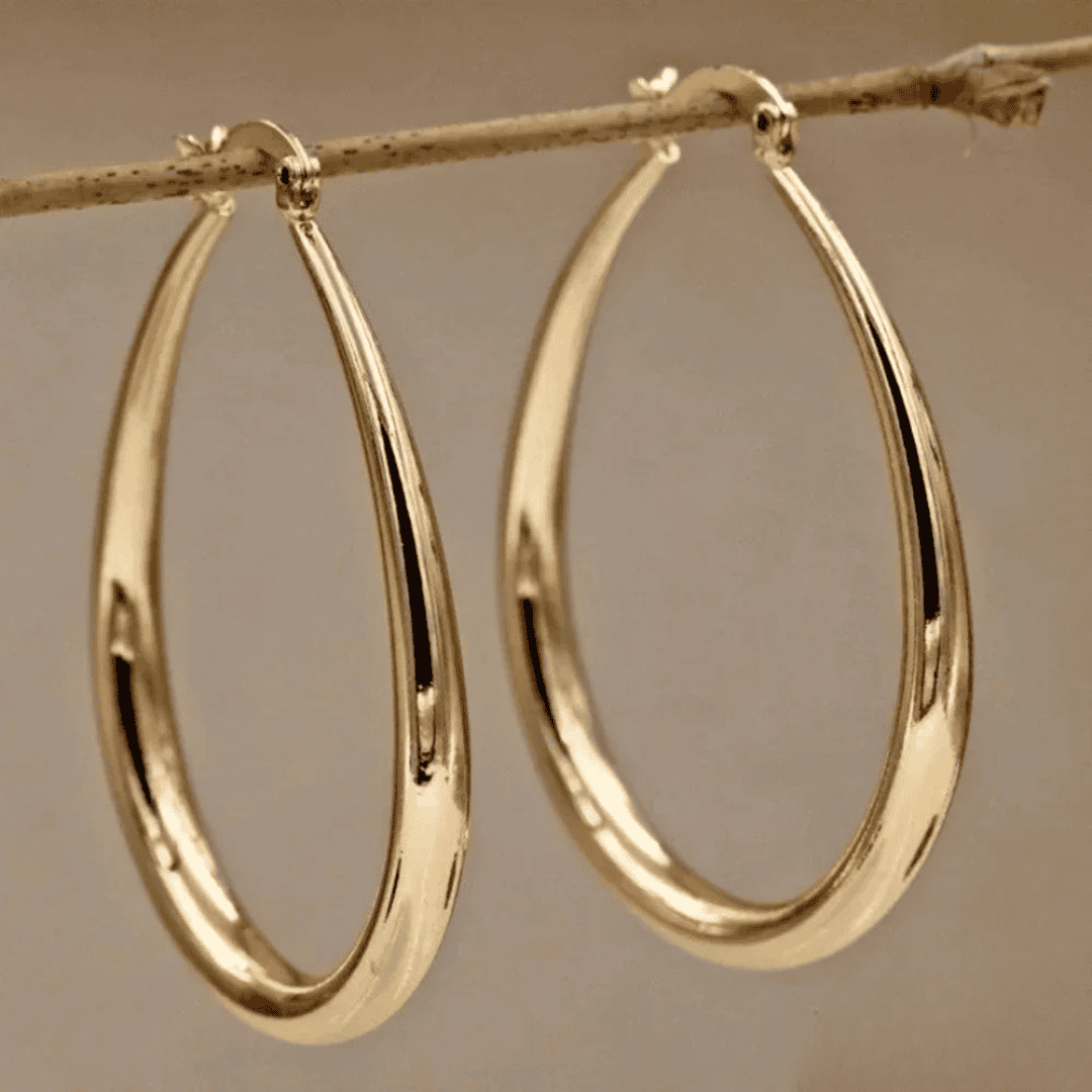 Boucles d'oreilles en anneau dorées élégantes