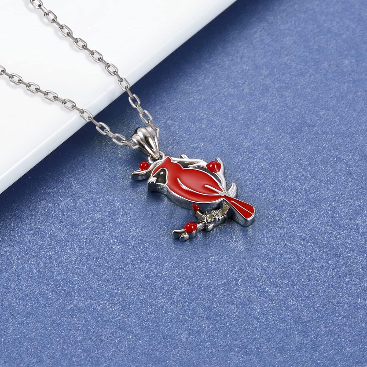 Collier souvenir cardinal rouge