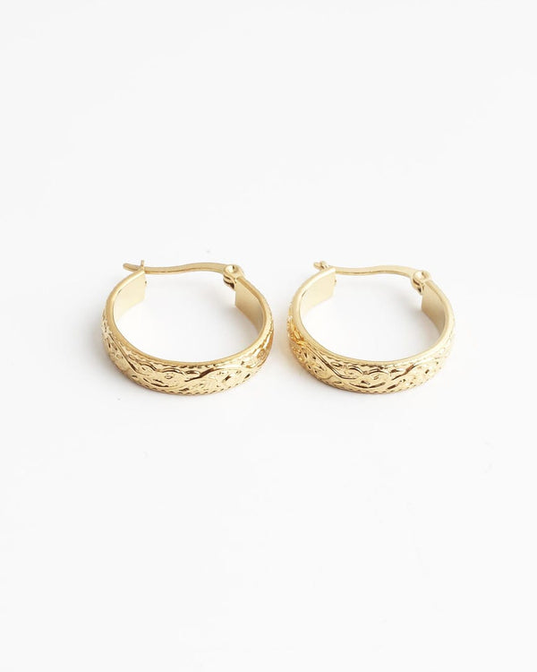 Boucles d'oreilles en anneau gravées élégantes