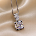 Collier pendentif en zircon cubique en or blanc