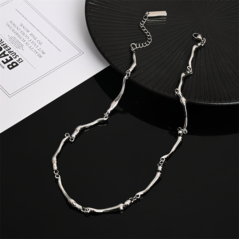 Collier torsadé en or blanc Aalto