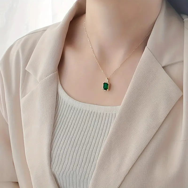 Collier Émeraude Rectangulaire Halo en Or