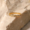 Bague Empilable en Perles Dorées Tordues