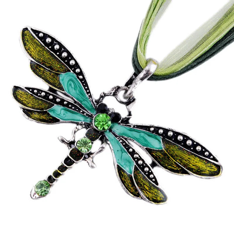 Collier pendentif libellule en cristal