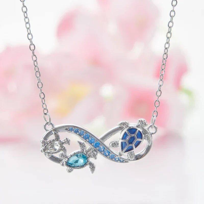 Collier tortue en strass étincelants