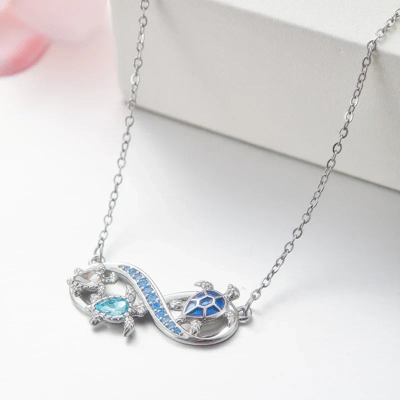 Collier tortue en strass étincelants