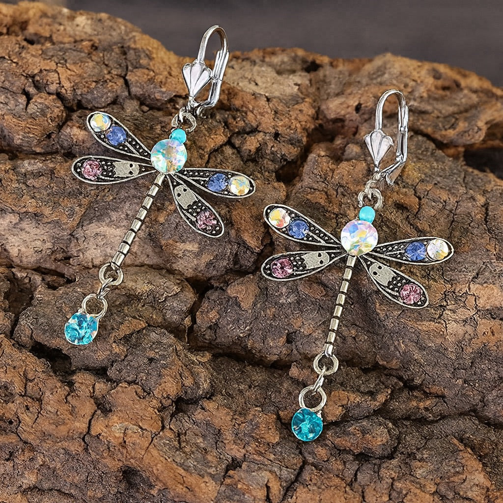 Boucles d'oreilles en forme de libellule élégantes et gravées