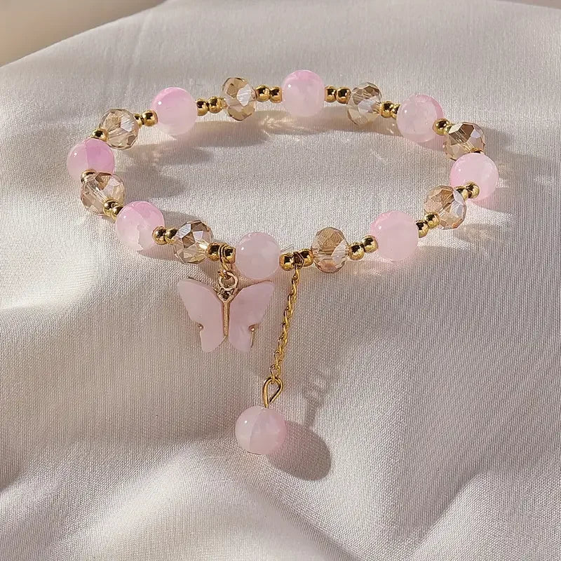 Jolie bracelet en perles avec un papillon