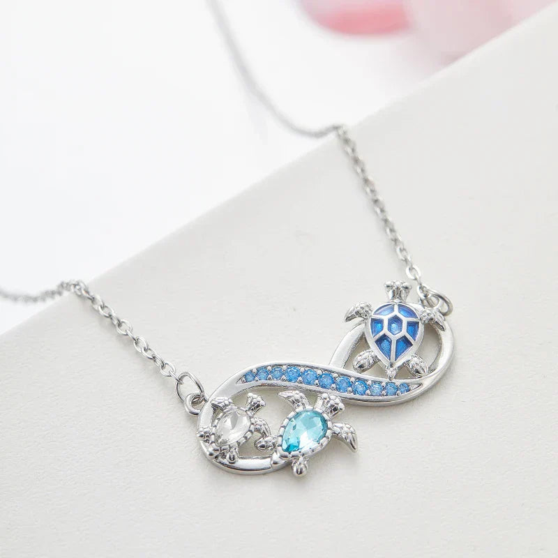 Collier tortue en strass étincelants
