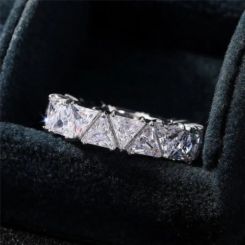 Bague en pierre triangulaire vintage