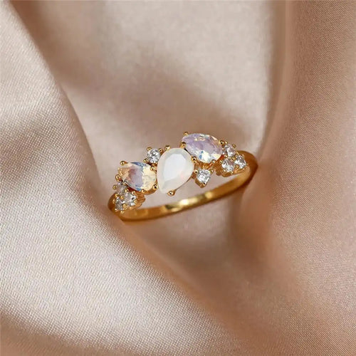 Bague en Pierre de Lune Vintage Dorée