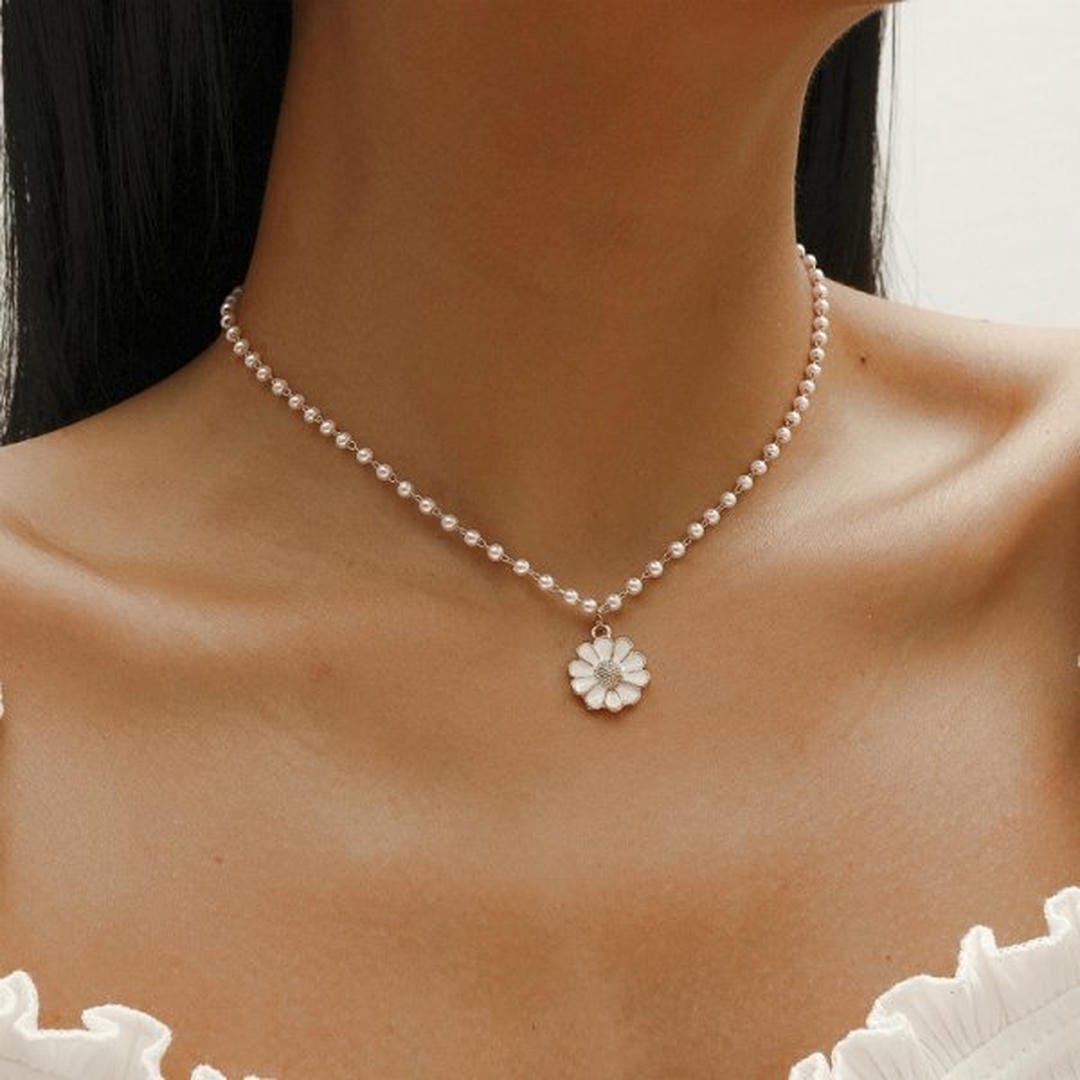 Collier Pendentif Marguerite Helmi