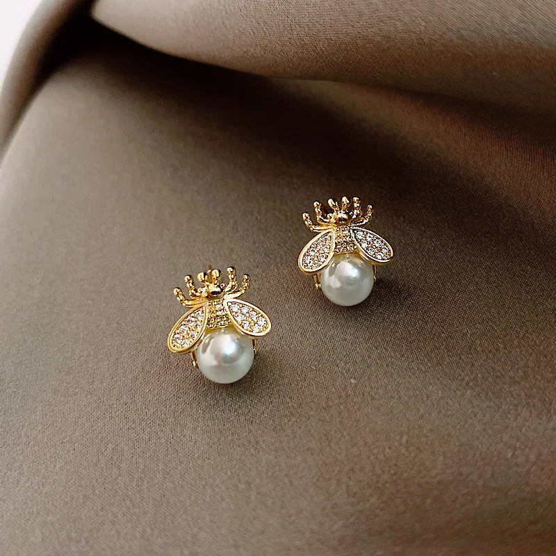 Boucles d'oreilles perles en forme d'abeille – bijou élégant en doré pour femmes