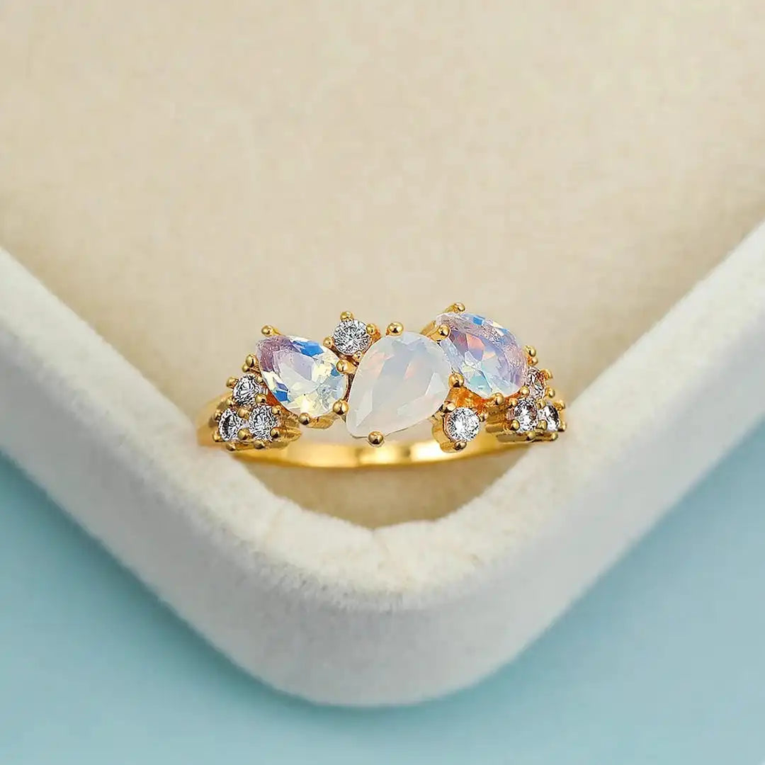 Bague en pierre de lune dorée vintage