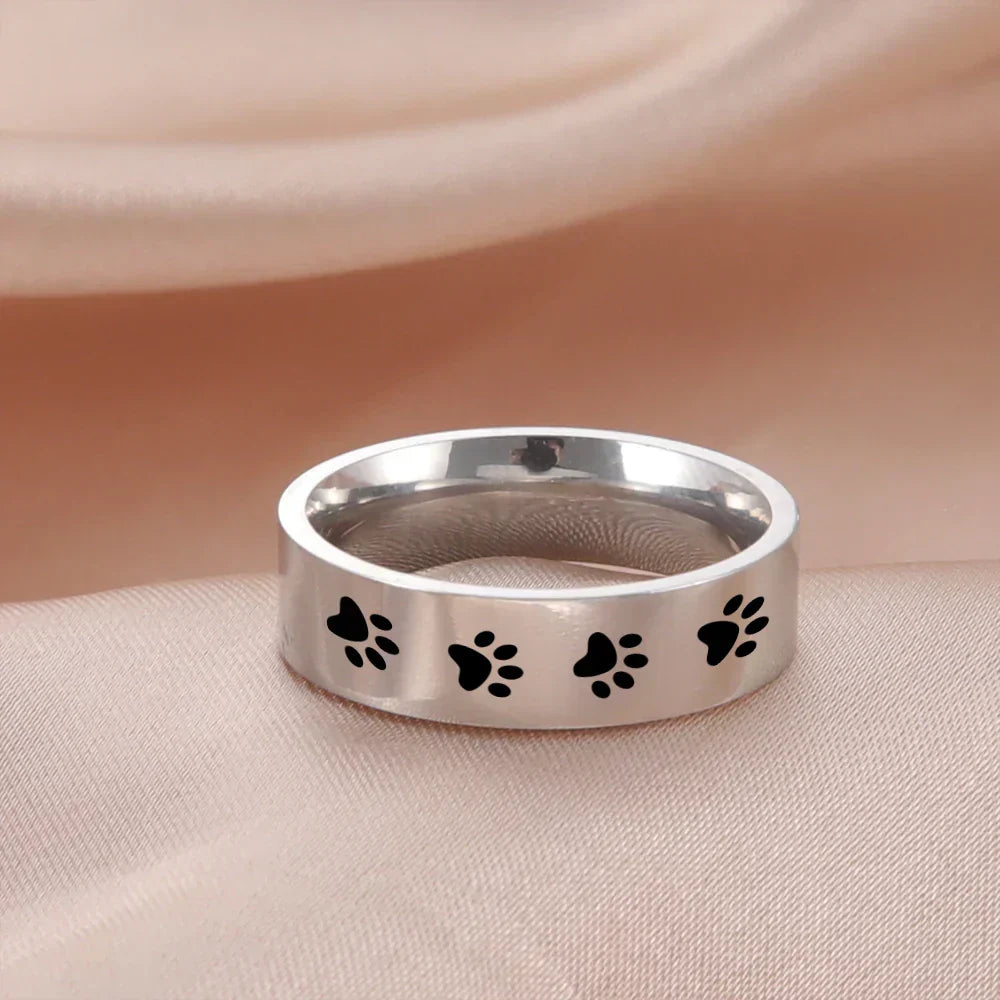 Bague en acier inoxydable avec empreinte de patte faite à la main