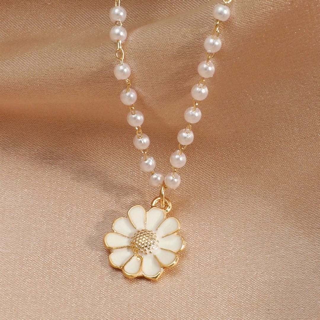 Collier Pendentif Marguerite Helmi