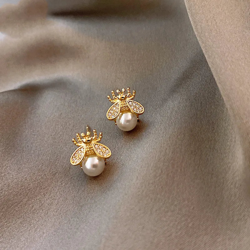 Boucles d'oreilles perles en forme d'abeille – bijou élégant en doré pour femmes