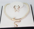 Parure collier + boucles d'oreilles perles naturelles